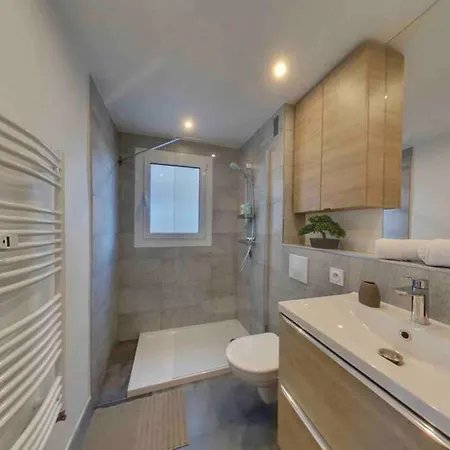 Studio Neuf + Stationnement *
