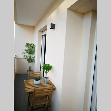 Studio Neuf + Stationnement Apartment *