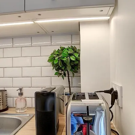 Apartment Studio Neuf + Stationnement *